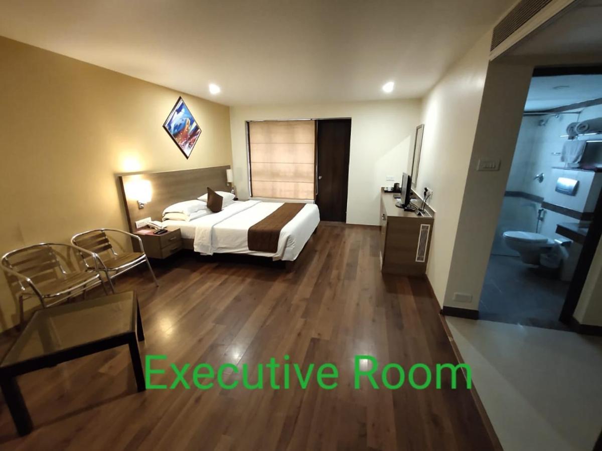 Arpanaa Hotel Тіруваннамалай Екстер'єр фото